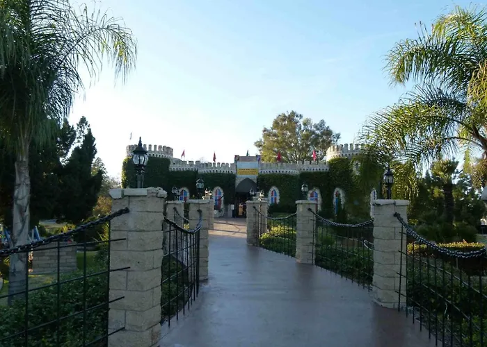 Stylish Sherman Oaks Townhouse 3Bed + 3.5Bath All Master Suites